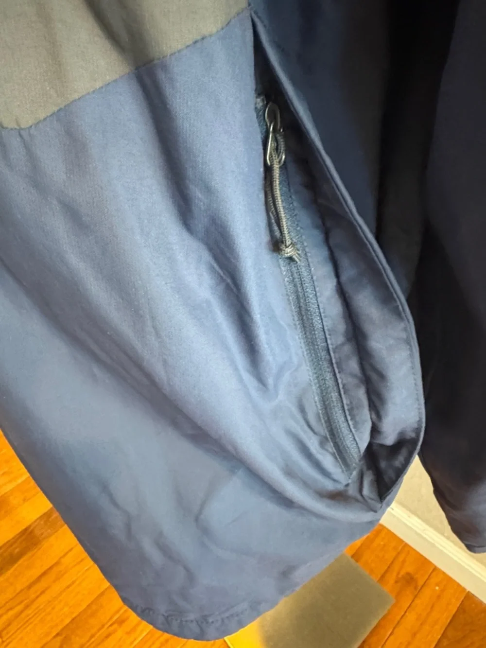 The‎ North Face Men's Navy Hooded Raincoat with Gray Chest Panel size XL